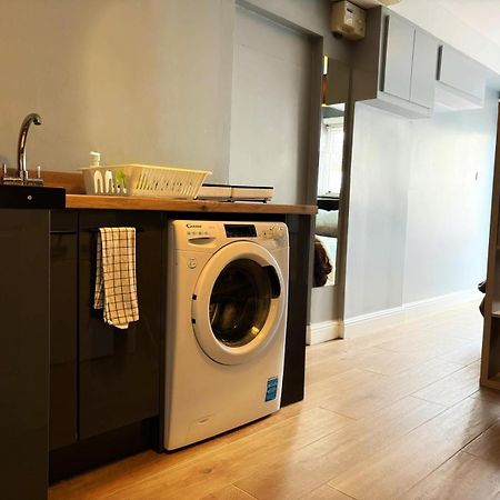 Shirley Apartments, Cozy Studio, Self Check In, 10 Min Drive To City Centre, Walking To Redbridge Train Station Southampton Exterior foto